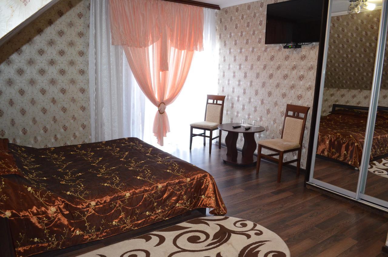 Hotel Fiyesta Starokostyantyniv Ngoại thất bức ảnh